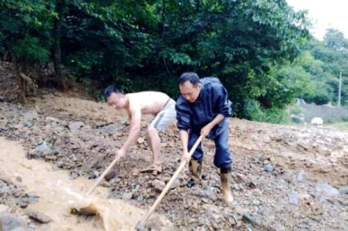 持续降雨致陕西多地洪涝_副本.jpg