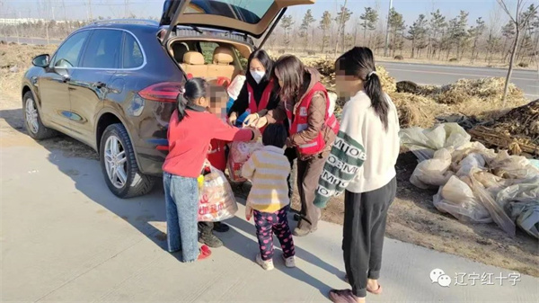 朝阳市：温暖求学路 大爱再出发